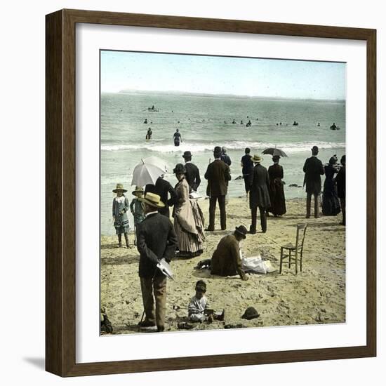 Saint-Malo (Ille-Et-Vilaine, France), View of the Beach, Circa 1870-Leon, Levy et Fils-Framed Photographic Print