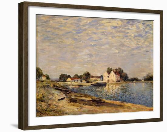 Saint-Mammes, on the Banks of the Loing; Saint-Mammes, Les Bord Du Loing, 1884-Alfred Sisley-Framed Giclee Print