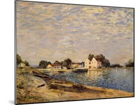 Saint-Mammes, on the Banks of the Loing-Alfred Sisley-Mounted Giclee Print