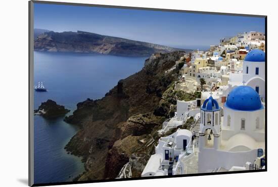 Santorini-mikdam-Mounted Photographic Print