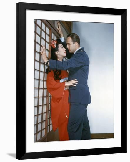 Sayonara by Joshua Logan with Miiko Taka and Marlon Brando, 1957 (photo)-null-Framed Photo