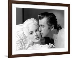 SCARAMOUCHE, 1952 directed by GEORGE SIDNEY Janet Leigh and Stewart Granger (b/w photo)-null-Framed Photo