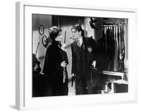 SCARFACE, 1932 directed by HOWAR HAWKS AND RICHARD ROSSON Ann Dvorak and Paul Muni (b/w photo)-null-Framed Photo