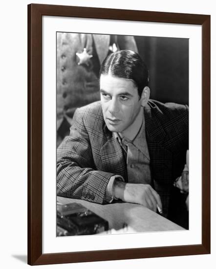 SCARFACE, 1932 directed by HOWAR HAWKS AND RICHARD ROSSON Paul Muni (b/w photo)-null-Framed Photo
