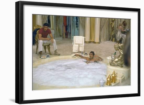 SCARFACE, 1983 directed by BRIAN by PALMA Steven Bauer and Al Pacino (photo)-null-Framed Photo