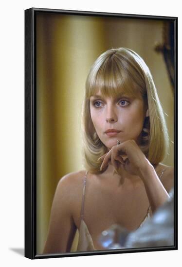 Scarface 1983 Directed by Brian De Palma Michelle Pfeiffer-null-Framed Photo