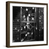 Scarface, Paul Muni, 1932-null-Framed Photo