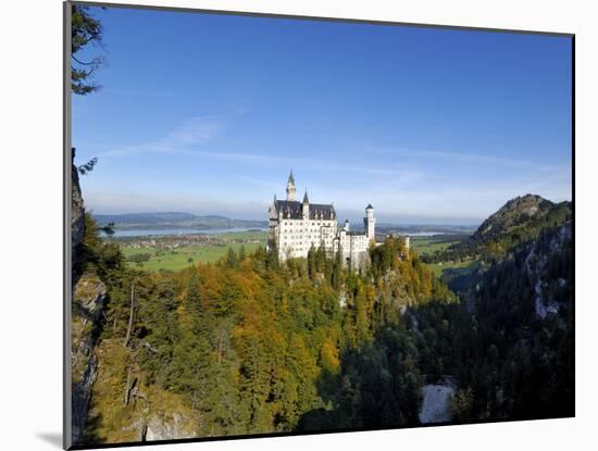 Schloss Neuschwanstein, Bavaria (Bayern), Germany-Gary Cook-Mounted Photographic Print