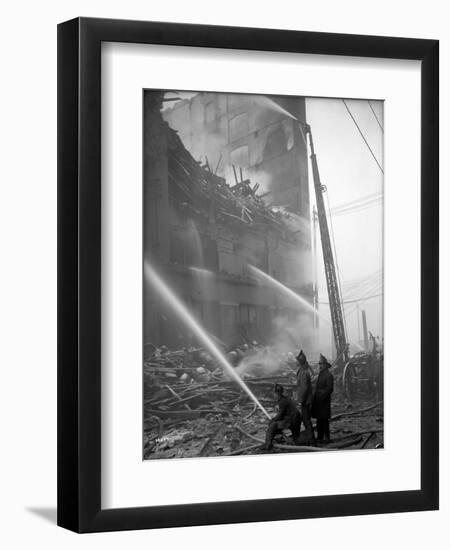 Schwabacher Hardware Company Fire, February 11, 1905, Seattle-Ashael Curtis-Framed Premium Giclee Print