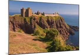 Scotland, Dunnottar Castle-Thomas Ebelt-Mounted Photographic Print