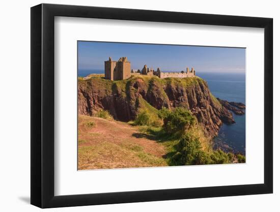 Scotland, Dunnottar Castle-Thomas Ebelt-Framed Photographic Print