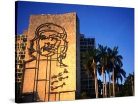 Sculpture of Che Guevara in the Plaza De La Revolucion, Havana, Cuba-Charlotte Hindle-Stretched Canvas