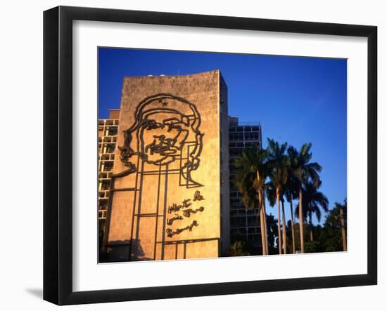 Sculpture of Che Guevara in the Plaza De La Revolucion, Havana, Cuba-Charlotte Hindle-Framed Premium Photographic Print