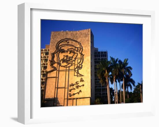 Sculpture of Che Guevara in the Plaza De La Revolucion, Havana, Cuba-Charlotte Hindle-Framed Premium Photographic Print