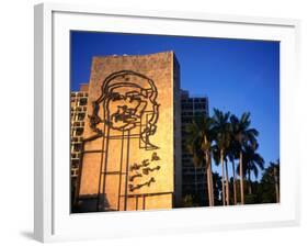 Sculpture of Che Guevara in the Plaza De La Revolucion, Havana, Cuba-Charlotte Hindle-Framed Photographic Print