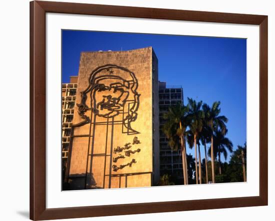Sculpture of Che Guevara in the Plaza De La Revolucion, Havana, Cuba-Charlotte Hindle-Framed Photographic Print