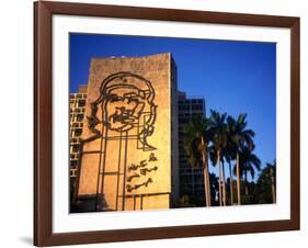 Sculpture of Che Guevara in the Plaza De La Revolucion, Havana, Cuba-Charlotte Hindle-Framed Photographic Print