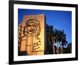 Sculpture of Che Guevara in the Plaza De La Revolucion, Havana, Cuba-Charlotte Hindle-Framed Photographic Print