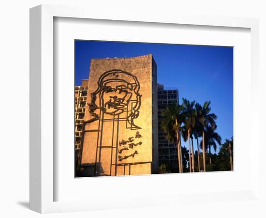 Sculpture of Che Guevara in the Plaza De La Revolucion, Havana, Cuba-Charlotte Hindle-Framed Photographic Print