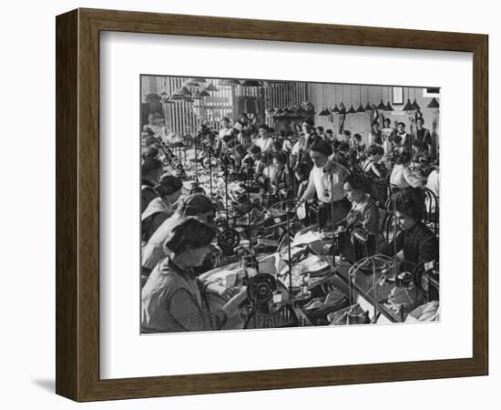 Seamstresses of the National Union of Women, Frankfurt Am Main, World War I, 1915-null-Framed Giclee Print