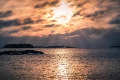 Seascape with sunrise and sun rays at morning in Gulf Of Finland Photo ...
