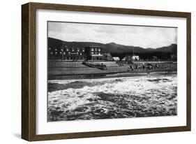 Seaside, Oregon Beach and Hotel Moore Photograph - Seaside, OR-Lantern Press-Framed Art Print