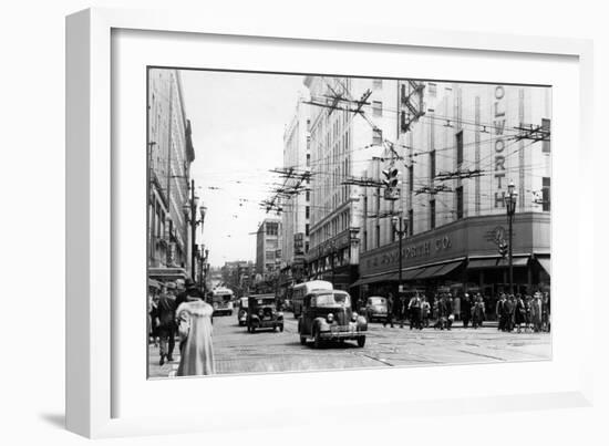 Seattle, WA Street Scene Downtown Photograph - Seattle, WA-Lantern Press-Framed Art Print