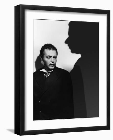 SECRET AGENT, 1936 directed by ALFRED HITCHCOCK Peter Lorre (b/w photo)-null-Framed Photo