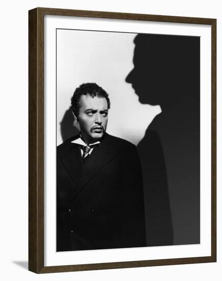 SECRET AGENT, 1936 directed by ALFRED HITCHCOCK Peter Lorre (b/w photo)-null-Framed Photo