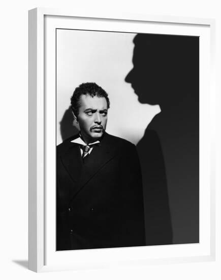 SECRET AGENT, 1936 directed by ALFRED HITCHCOCK Peter Lorre (b/w photo)-null-Framed Photo