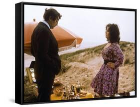 SECRET CEREMONY, 1968 directed by JOSEPH LOSEY Robert Mitchum / Elizabeth Taylor (photo)-null-Framed Stretched Canvas