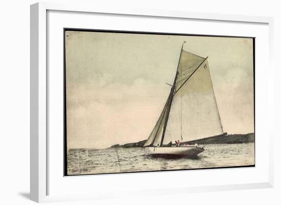 Segelboot in Seitenneigung, Wind, Wolken, Muecke-null-Framed Giclee Print