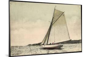Segelboot in Seitenneigung, Wind, Wolken, Muecke-null-Mounted Giclee Print