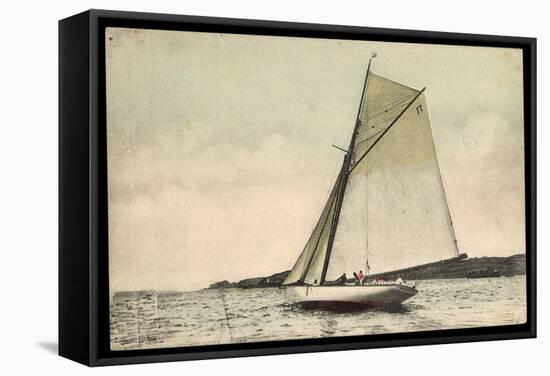 Segelboot in Seitenneigung, Wind, Wolken, Muecke-null-Framed Stretched Canvas