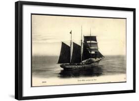 Segelschiff Verlässt Den Hafen, Dreimaster-null-Framed Giclee Print