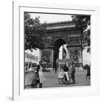 Selling Ice-Cream, Arc de Triomphe, Paris, c1950-Paul Almasy-Framed Giclee Print