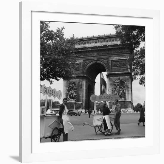 Selling Ice-Cream, Arc de Triomphe, Paris, c1950-Paul Almasy-Framed Giclee Print