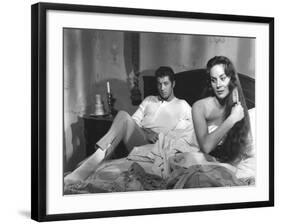 SENSO, 1954 directed by LUCHINO VISCONTI Farley Granger and Alida Valli (b/w photo)-null-Framed Photo