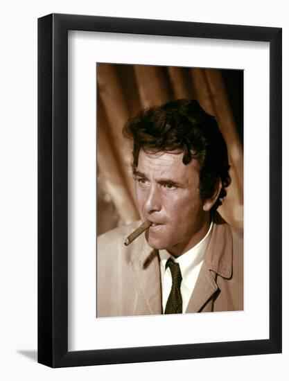 Serie televisee Columbo with Peter Falk (inspecteur Columbo), 1971-2003 (photo)-null-Framed Photo