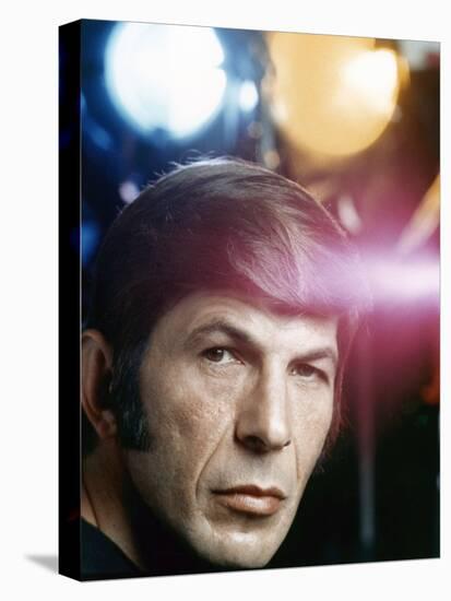 Serie televisee Mission Impossible (Saison 5) with Leonard Nimoy, 1971 (photo)-null-Stretched Canvas