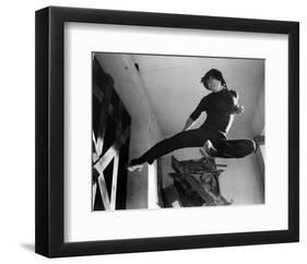 Sh? Kosugi-null-Framed Photo