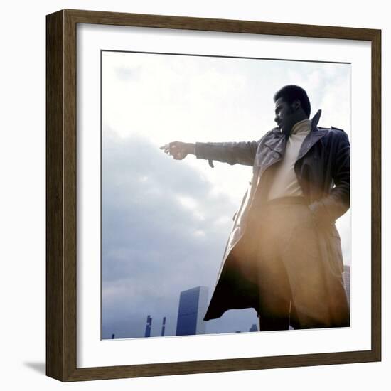 Shaft, Richard Roundtree, 1971-null-Framed Photo