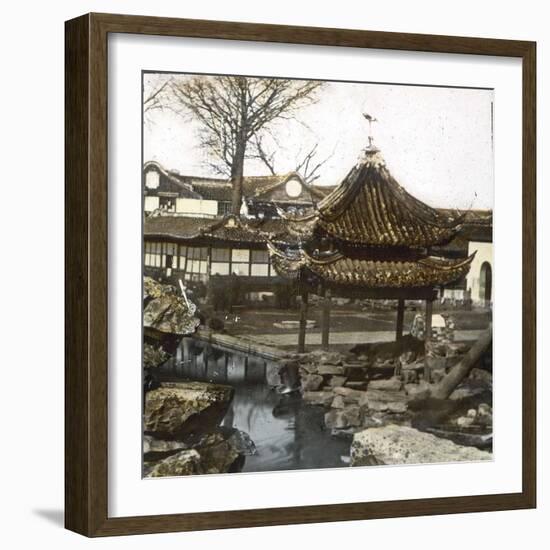 Shanghaï (China), Yuyuan, Mandarin's Garden Yu, Circa 1860-Leon, Levy et Fils-Framed Photographic Print
