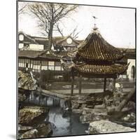 Shanghaï (China), Yuyuan, Mandarin's Garden Yu, Circa 1860-Leon, Levy et Fils-Mounted Photographic Print