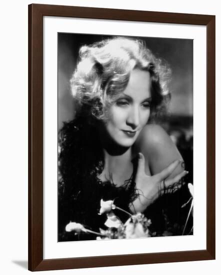 Shanghai Express by Josef von Sternberg with Marlene Dietrich, 1932 (b/w photo)-null-Framed Photo