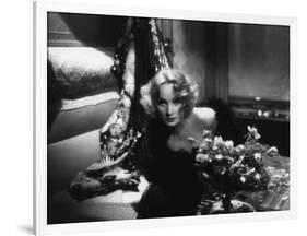 Shanghai Express by Josef von Sternberg with Marlene Dietrich, 1932 (b/w photo)-null-Framed Photo