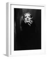 Shanghai Express, Marlene Dietrich, Directed by Josef Von Sternberg, 1932-null-Framed Photo