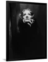 Shanghai Express, Marlene Dietrich, Directed by Josef Von Sternberg, 1932-null-Framed Photo