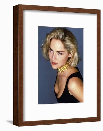 SHARON STONE. "Basic Instinct" [1992], directed by PAUL VERHOEVEN.-null-Framed Photographic Print