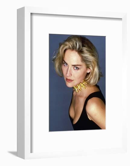 SHARON STONE. "Basic Instinct" [1992], directed by PAUL VERHOEVEN.-null-Framed Photographic Print